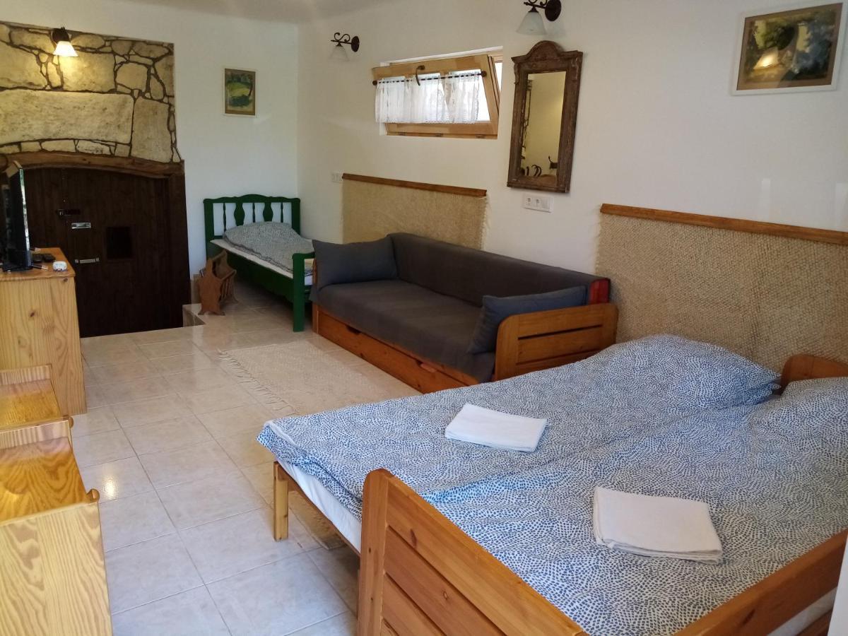 Vagabund Vendégház Etyek Exterior foto